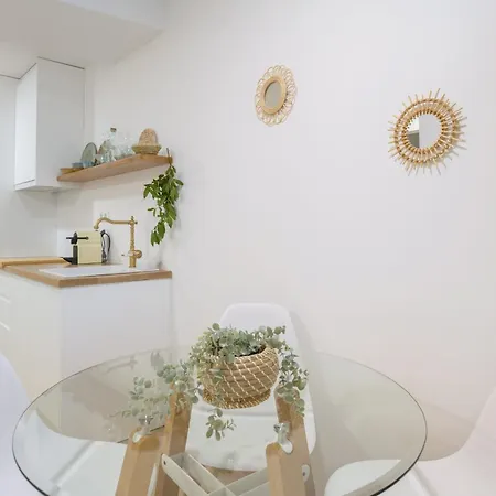 Alma House 1 Апартаменты