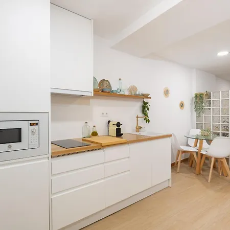 Apartment Alma House 1 *
