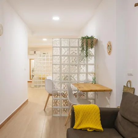 Apartment Alma House 1 *
